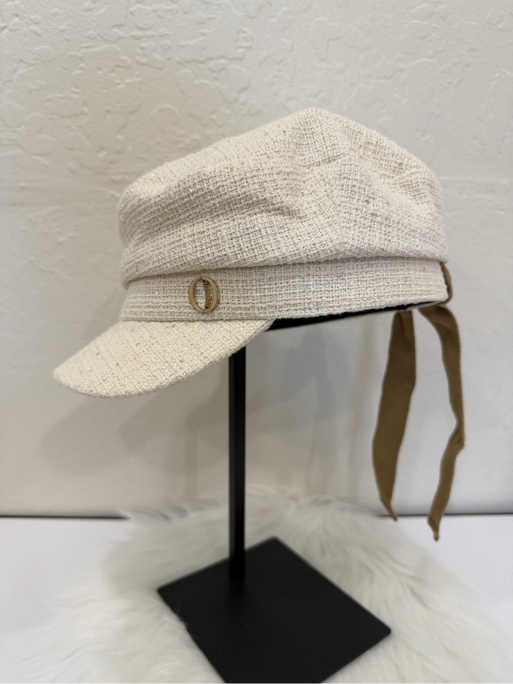 Chapeau d'O cream & tan newsboy cap with gold accents